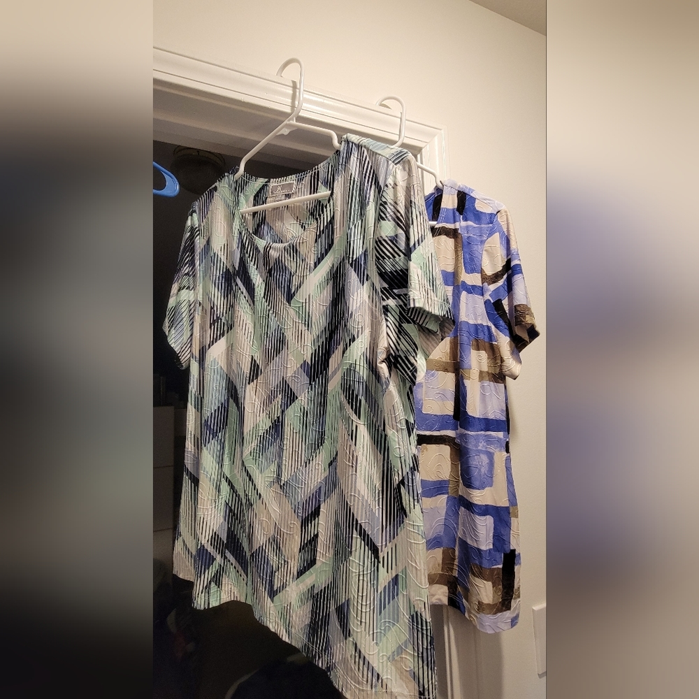 2 JM Collection short sleeve shirts XL